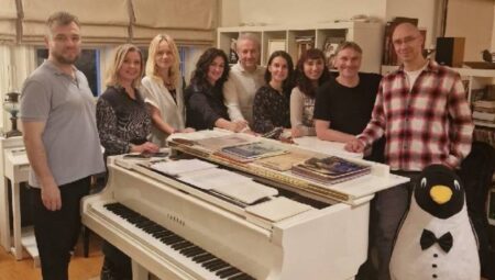 Çok kültürlü ‘Mi Minör Oda Korosu’ Anjelika Akbar idaresinde konser verecek