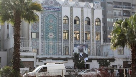 Şam’daki İran Büyükelçiliği’ne baskın